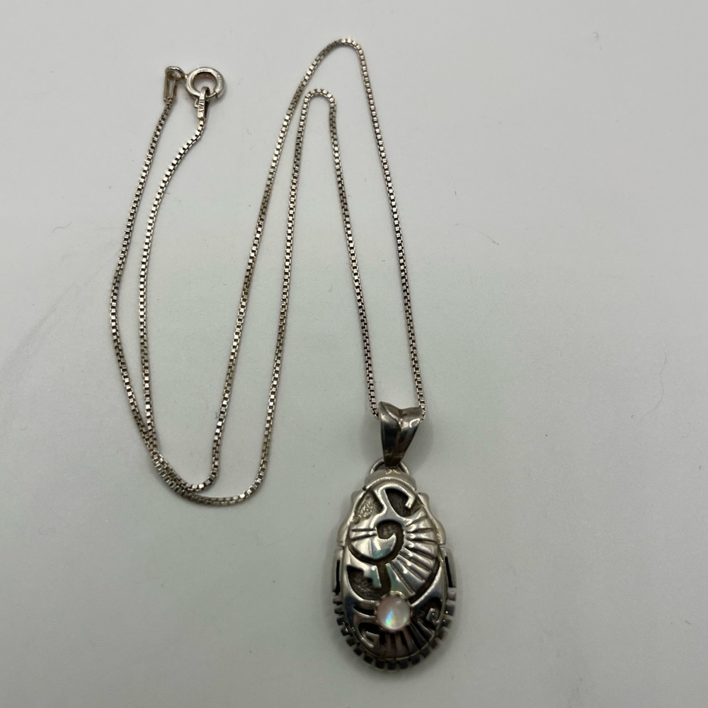 Silver Pendant Necklace with Mother of Pearl accent Native American - Picture 2 of 3